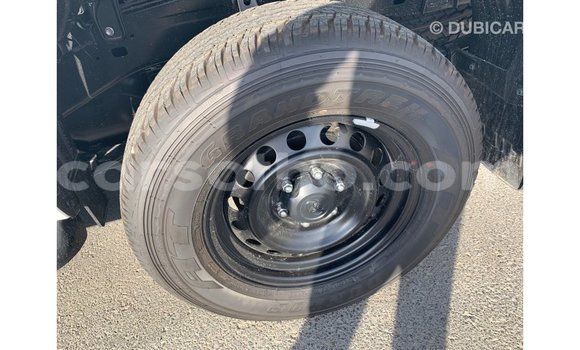 Sayi Imported Toyota Hilux White Mota in Import - Dubai a Maseru Sayi Imported Toyota Hilux White Mota in Import - Dubai a Maseru