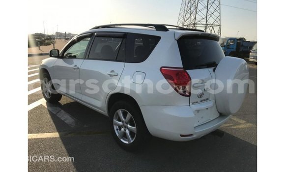 Buy Import Toyota 4Runner White Car in Import - Dubai in Maseru Buy Import Toyota 4Runner White Car in Import - Dubai in Maseru