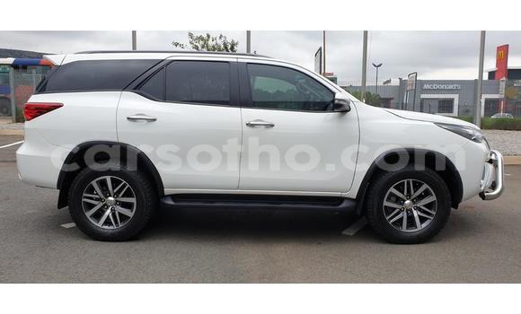 Buy Used Toyota Fortuner White Car in Roma in Maseru Buy Used Toyota Fortuner White Car in Roma in Maseru