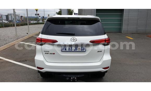 Buy Used Toyota Fortuner White Car in Roma in Maseru Buy Used Toyota Fortuner White Car in Roma in Maseru