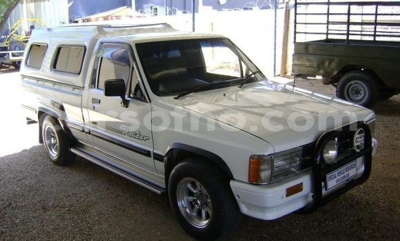 Sayi Na hannu Toyota Hilux Green Mota in Mafeteng a Mafeteng Sayi Na hannu Toyota Hilux Green Mota in Mafeteng a Mafeteng