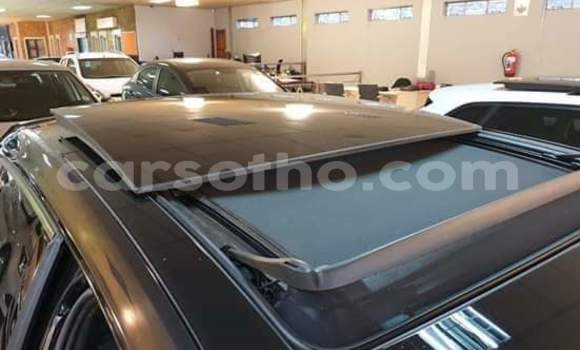 Sayi Na hannu Volkswagen Golf R Black Mota in Thaba–Tseka a Mafeteng Sayi Na hannu Volkswagen Golf R Black Mota in Thaba–Tseka a Mafeteng