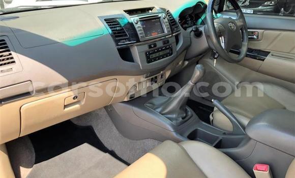 Sayi Na hannu Toyota Fortuner White Mota in Maseru a Maseru Sayi Na hannu Toyota Fortuner White Mota in Maseru a Maseru