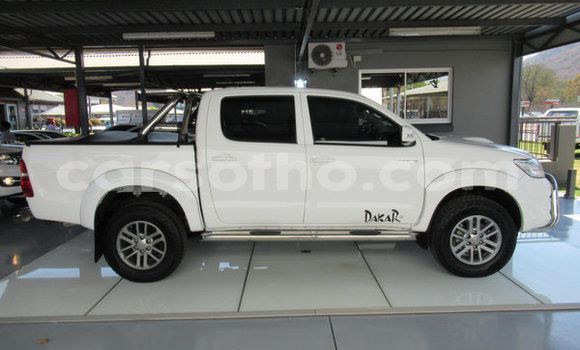 Buy Used Toyota Hilux White Car in Maseru in Maseru Buy Used Toyota Hilux White Car in Maseru in Maseru