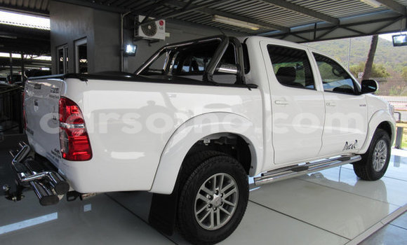 Buy Used Toyota Hilux White Car in Maseru in Maseru Buy Used Toyota Hilux White Car in Maseru in Maseru