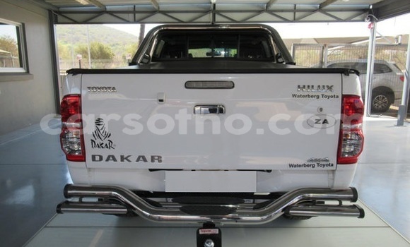 Buy Used Toyota Hilux White Car in Maseru in Maseru Buy Used Toyota Hilux White Car in Maseru in Maseru