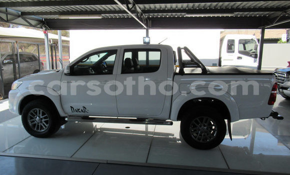 Buy Used Toyota Hilux White Car in Maseru in Maseru Buy Used Toyota Hilux White Car in Maseru in Maseru