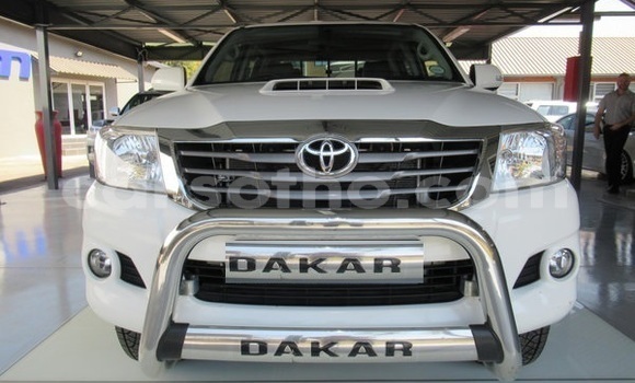 Buy Used Toyota Hilux White Car in Maseru in Maseru Buy Used Toyota Hilux White Car in Maseru in Maseru