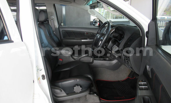 Buy Used Toyota Hilux White Car in Maseru in Maseru Buy Used Toyota Hilux White Car in Maseru in Maseru