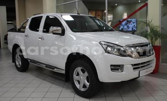 Sayi Na hannu Isuzu KB White Mota in Maseru a Maseru Sayi Na hannu Isuzu KB White Mota in Maseru a Maseru