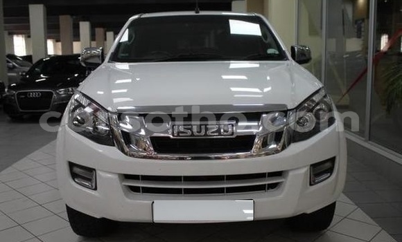 Sayi Na hannu Isuzu KB White Mota in Maseru a Maseru Sayi Na hannu Isuzu KB White Mota in Maseru a Maseru