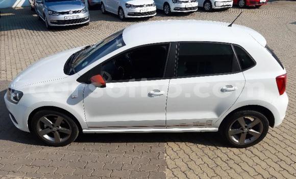 اشتري مستعمل Volkswagen Polo White سيارة في Maputsoe في Leribe اشتري مستعمل Volkswagen Polo White سيارة في Maputsoe في Leribe