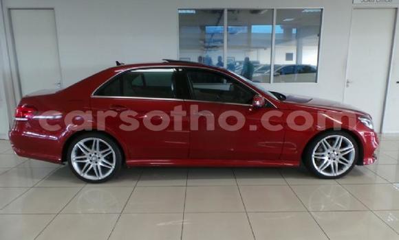 Sayi Na hannu Mercedes-Benz E-klasse AMG Red Mota in Mafeteng a Mafeteng Sayi Na hannu Mercedes-Benz E-klasse AMG Red Mota in Mafeteng a Mafeteng
