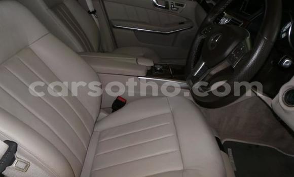 Sayi Na hannu Mercedes-Benz E-klasse AMG Red Mota in Mafeteng a Mafeteng Sayi Na hannu Mercedes-Benz E-klasse AMG Red Mota in Mafeteng a Mafeteng