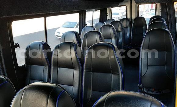 Sayi Na hannu IVECO Massif White Mota in Butha–Buthe a Thaba-Tseka Sayi Na hannu IVECO Massif White Mota in Butha–Buthe a Thaba-Tseka