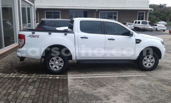 Sayi Na hannu Ford Ranger White Mota in Maseru a Maseru Sayi Na hannu Ford Ranger White Mota in Maseru a Maseru