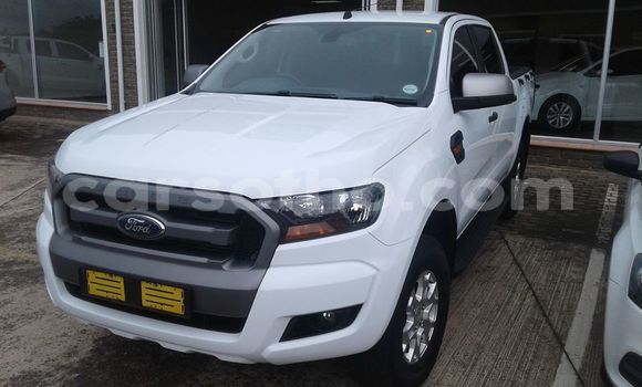 Sayi Na hannu Ford Ranger White Mota in Maseru a Maseru Sayi Na hannu Ford Ranger White Mota in Maseru a Maseru