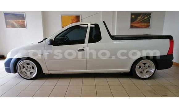 Acheter Occasion Voiture Nissan NP 300 Blanc à Roma, Maseru Acheter Occasion Voiture Nissan NP 300 Blanc à Roma, Maseru