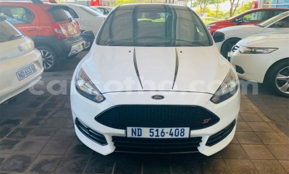 Acheter Occasion Voiture Ford Focus ST Blanc à Mafeteng, Mafeteng Acheter Occasion Voiture Ford Focus ST Blanc à Mafeteng, Mafeteng