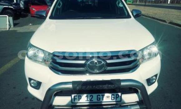 Acheter Occasion Voiture Toyota Hilux Blanc à Mafeteng, Mafeteng Acheter Occasion Voiture Toyota Hilux Blanc à Mafeteng, Mafeteng