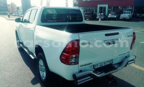 Acheter Occasion Voiture Toyota Hilux Blanc à Mafeteng, Mafeteng Acheter Occasion Voiture Toyota Hilux Blanc à Mafeteng, Mafeteng