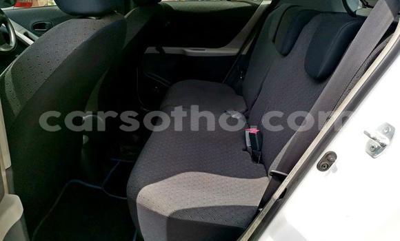 اشتري مستعمل Toyota Yaris White سيارة في Hlotse في Leribe اشتري مستعمل Toyota Yaris White سيارة في Hlotse في Leribe
