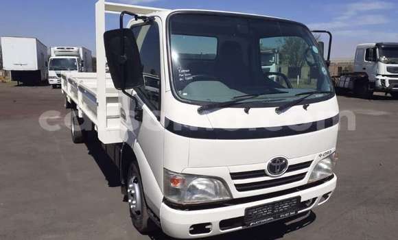 اشتري مستعمل Toyota Dyna White شاحنة في Maseru في Maseru اشتري مستعمل Toyota Dyna White شاحنة في Maseru في Maseru