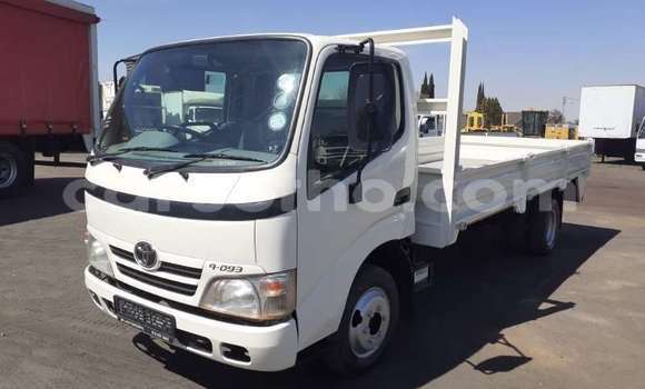 اشتري مستعمل Toyota Dyna White شاحنة في Maseru في Maseru اشتري مستعمل Toyota Dyna White شاحنة في Maseru في Maseru