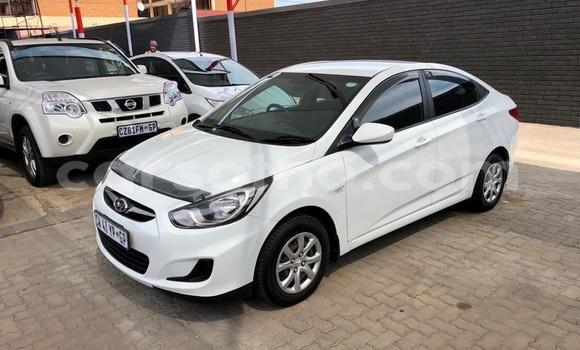 Sayi Na hannu Hyundai Accent White Mota in Maseru a Maseru Sayi Na hannu Hyundai Accent White Mota in Maseru a Maseru