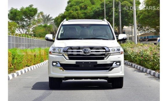 Buy Import Toyota Land Cruiser White Car in Import - Dubai in Maseru Buy Import Toyota Land Cruiser White Car in Import - Dubai in Maseru