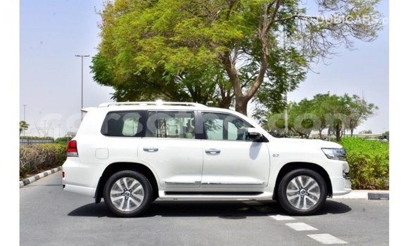 Buy Import Toyota Land Cruiser White Car in Import - Dubai in Maseru Buy Import Toyota Land Cruiser White Car in Import - Dubai in Maseru