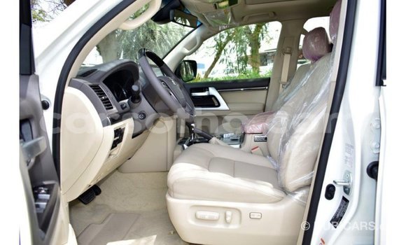 Buy Import Toyota Land Cruiser White Car in Import - Dubai in Maseru Buy Import Toyota Land Cruiser White Car in Import - Dubai in Maseru