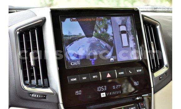 Buy Import Toyota Land Cruiser White Car in Import - Dubai in Maseru Buy Import Toyota Land Cruiser White Car in Import - Dubai in Maseru