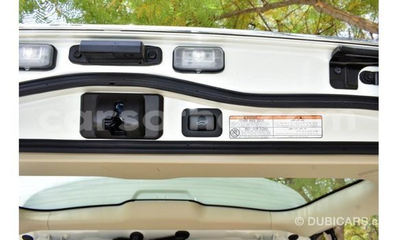 Buy Import Toyota Land Cruiser White Car in Import - Dubai in Maseru Buy Import Toyota Land Cruiser White Car in Import - Dubai in Maseru