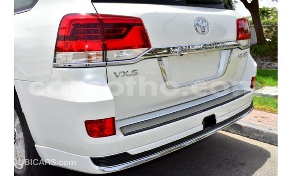 Buy Import Toyota Land Cruiser White Car in Import - Dubai in Maseru Buy Import Toyota Land Cruiser White Car in Import - Dubai in Maseru