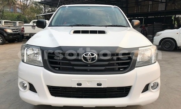 Buy Used Toyota Hilux White Car in Maputsoe in Leribe Buy Used Toyota Hilux White Car in Maputsoe in Leribe