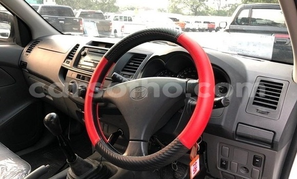 Buy Used Toyota Hilux White Car in Maputsoe in Leribe Buy Used Toyota Hilux White Car in Maputsoe in Leribe