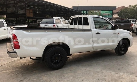 Buy Used Toyota Hilux White Car in Maputsoe in Leribe Buy Used Toyota Hilux White Car in Maputsoe in Leribe