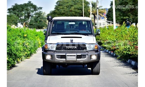 Sayi Imported Toyota Land Cruiser Other Mota in Import - Dubai a Maseru Sayi Imported Toyota Land Cruiser Other Mota in Import - Dubai a Maseru