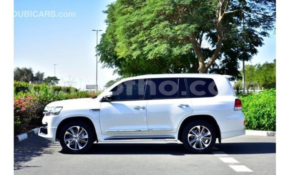 Buy Import Toyota Land Cruiser White Car in Import - Dubai in Maseru Buy Import Toyota Land Cruiser White Car in Import - Dubai in Maseru