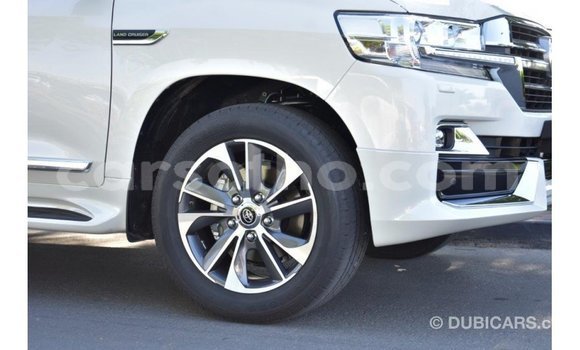 Buy Import Toyota Land Cruiser White Car in Import - Dubai in Maseru Buy Import Toyota Land Cruiser White Car in Import - Dubai in Maseru