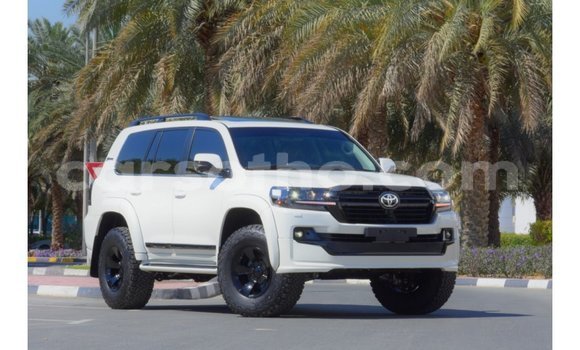 Buy Import Toyota Land Cruiser White Car in Import - Dubai in Maseru Buy Import Toyota Land Cruiser White Car in Import - Dubai in Maseru
