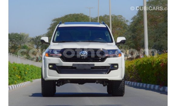 Buy Import Toyota Land Cruiser White Car in Import - Dubai in Maseru Buy Import Toyota Land Cruiser White Car in Import - Dubai in Maseru