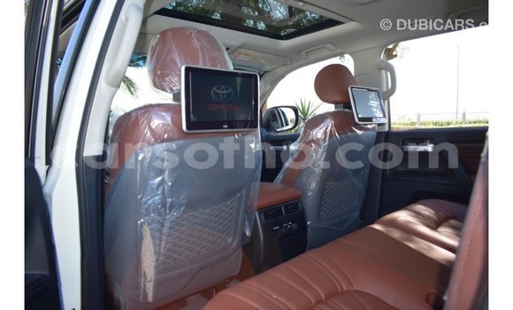Buy Import Toyota Land Cruiser White Car in Import - Dubai in Maseru Buy Import Toyota Land Cruiser White Car in Import - Dubai in Maseru