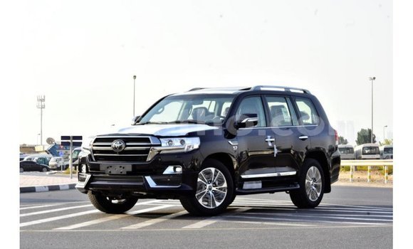 Buy Import Toyota Land Cruiser Black Car in Import - Dubai in Maseru Buy Import Toyota Land Cruiser Black Car in Import - Dubai in Maseru