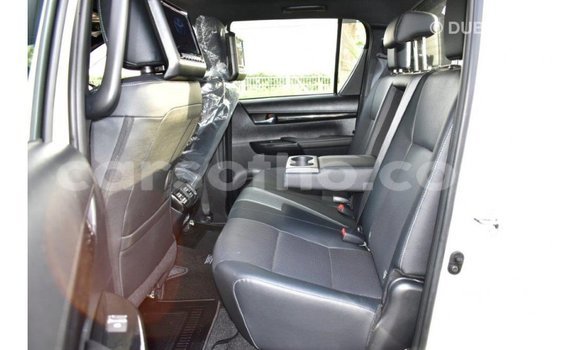 اشتري Imported Toyota Hilux White سيارة في Import - Dubai في Maseru اشتري Imported Toyota Hilux White سيارة في Import - Dubai في Maseru