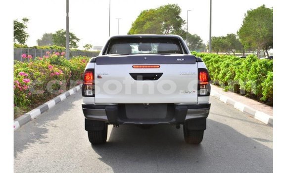 اشتري Imported Toyota Hilux White سيارة في Import - Dubai في Maseru اشتري Imported Toyota Hilux White سيارة في Import - Dubai في Maseru