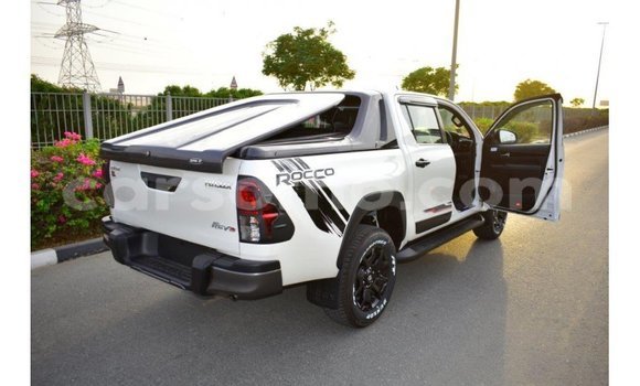 اشتري Imported Toyota Hilux White سيارة في Import - Dubai في Maseru اشتري Imported Toyota Hilux White سيارة في Import - Dubai في Maseru