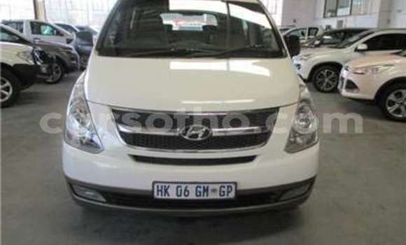 Sayi Na hannu Hyundai H1 White Mota in Butha Buthe a Butha-Buthe