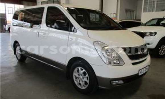 Acheter Occasion Voiture Hyundai H1 Blanc à Butha Buthe, Butha-Buthe Acheter Occasion Voiture Hyundai H1 Blanc à Butha Buthe, Butha-Buthe